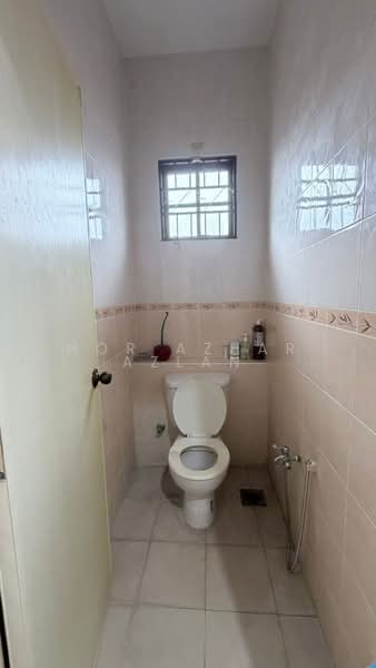 Rumah Berkembar untuk Dijual di Taman Taming Jaya (Balakong) - Nor Azhar Azlan - Bathroom - PropertyGuru.com.my