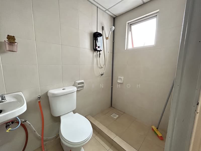 Service Residence for Sale at Main Place Residence - Calvin Hoh - Bathroom - PropertyGuru.com.my