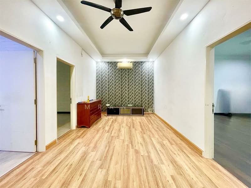 Rumah Teres untuk Dijual di Bandar Sri Sendayan (Negeri Sembilan) - Imran Isa - Living Room - PropertyGuru.com.my