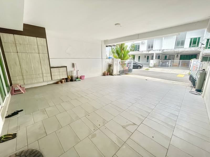 Rumah Teres untuk Dijual di Bandar Sri Sendayan (Negeri Sembilan) - Imran Isa - Exterior - PropertyGuru.com.my