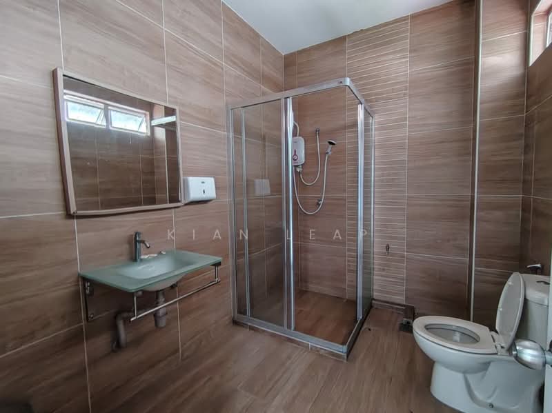 Rumah Berkembar untuk Dijual di Taman Lucky (Bangsar) - Kian Leap - Bathroom - PropertyGuru.com.my