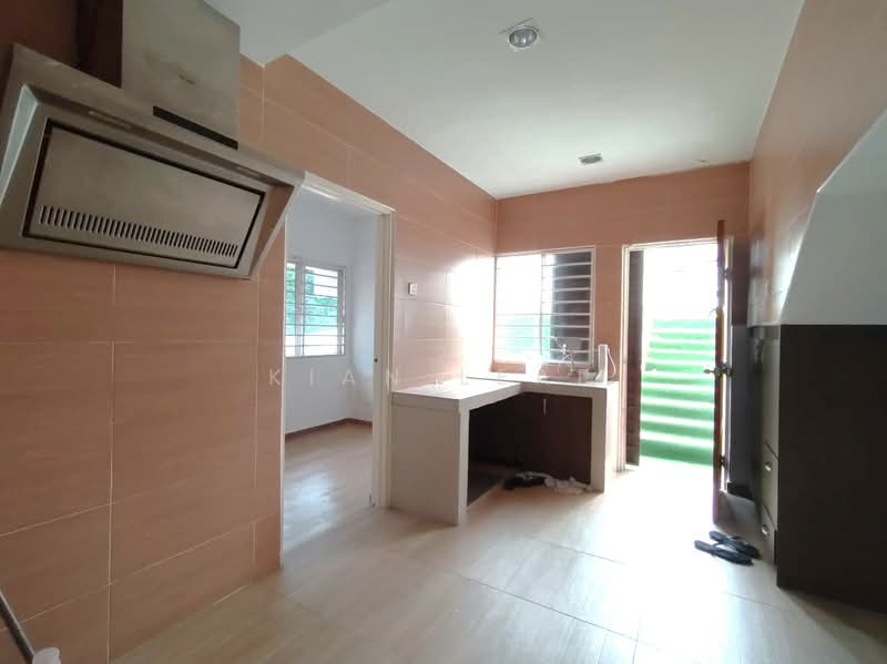 Rumah Berkembar untuk Dijual di Taman Lucky (Bangsar) - Kian Leap - Kitchen - PropertyGuru.com.my