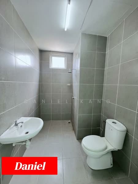 Service Residence for Sale at Straits Garden Residence - Daniel Kang - Bathroom - PropertyGuru.com.my