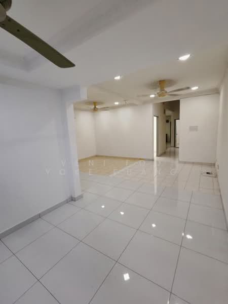 1.5-storey Terraced House for Rent in Bukit Raja (Selangor) - Veni Foo Yoke Fuang - Living Room - PropertyGuru.com.my