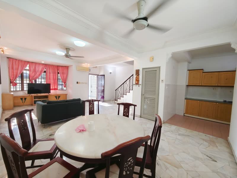2-storey Terraced House for Rent in Bandar Baru Permas Jaya (Permas Jaya) - Fu Guan - Living Room - PropertyGuru.com.my