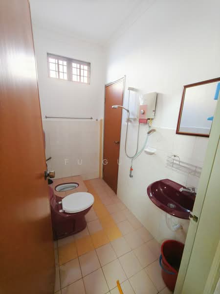 2-storey Terraced House for Rent in Bandar Baru Permas Jaya (Permas Jaya) - Fu Guan - Bathroom - PropertyGuru.com.my