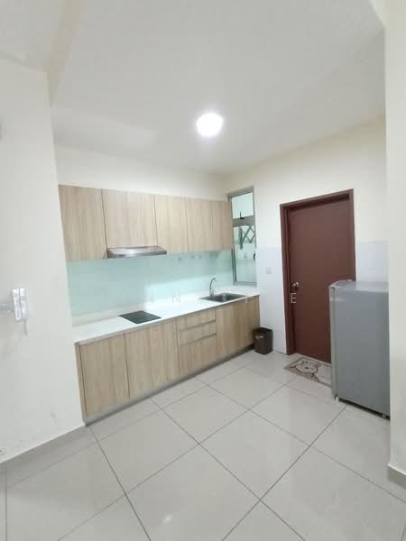 Servis Apartment untuk Disewa di Meridin Bayvue Serviced Apartment - Jenny Tee - Kitchen - PropertyGuru.com.my