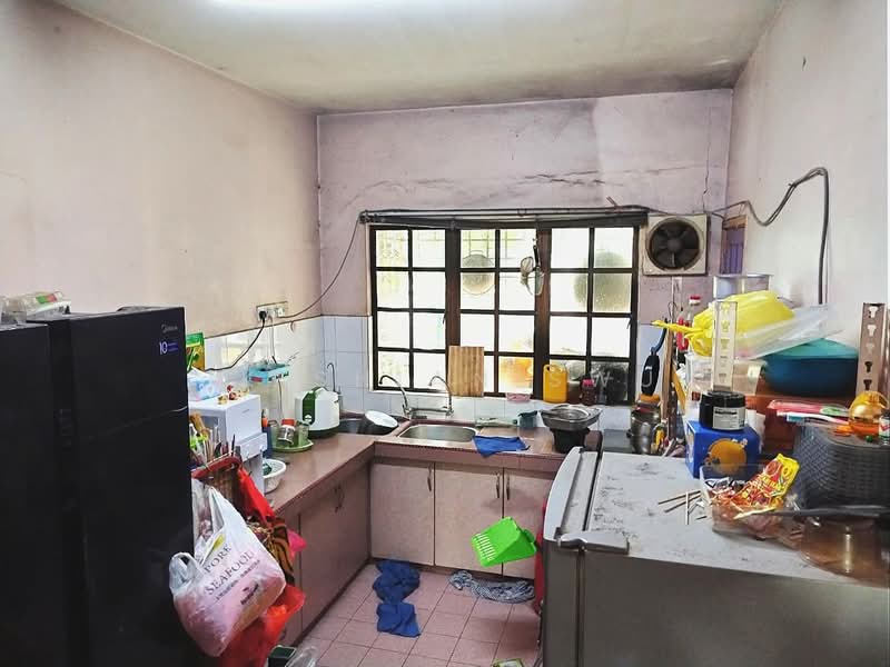 Rumah Teres 2 Tingkat untuk Dijual di Taman Sungai Besi Indah (Seri Kembangan) - Ik Shian Swu - Kitchen - PropertyGuru.com.my