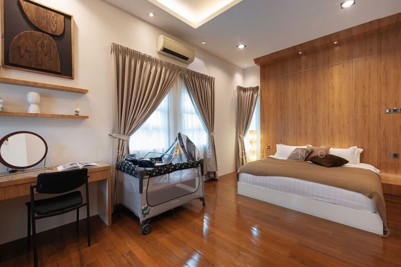 Bungalow for Sale in Taman Paramount (Petaling Jaya) - Stephanie Chong - Bedroom - PropertyGuru.com.my
