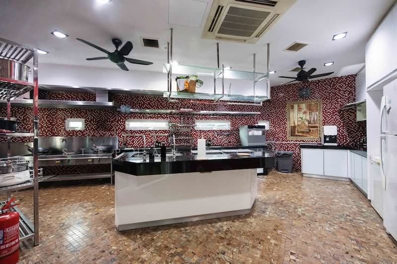 Bungalow for Sale in Taman Paramount (Petaling Jaya) - Stephanie Chong - Kitchen - PropertyGuru.com.my