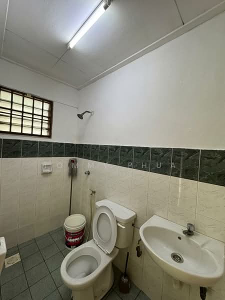 2-storey Terraced House for Rent in Bandar Baru Permas Jaya (Permas Jaya) - Tommy Phua - Bathroom - PropertyGuru.com.my