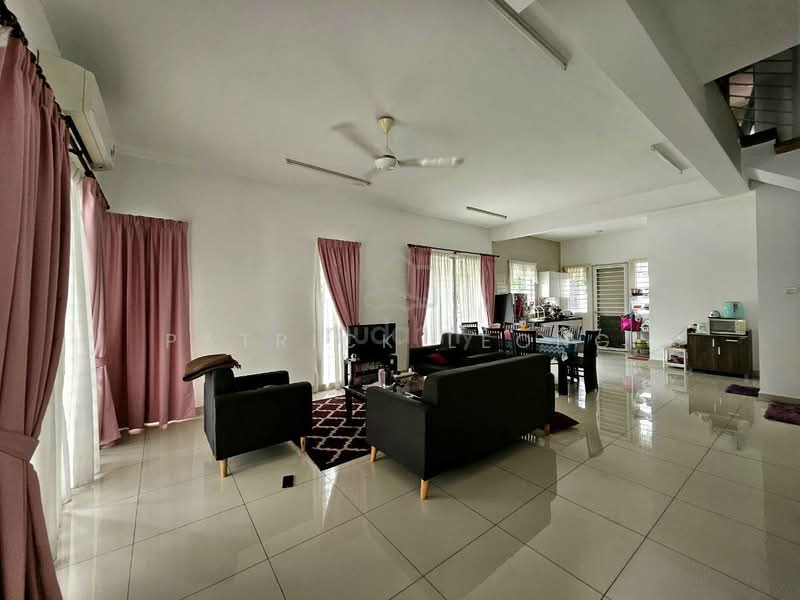 2-storey Terraced House for Sale in Elmina (Shah Alam) - Patrick Leong - Living Room - PropertyGuru.com.my