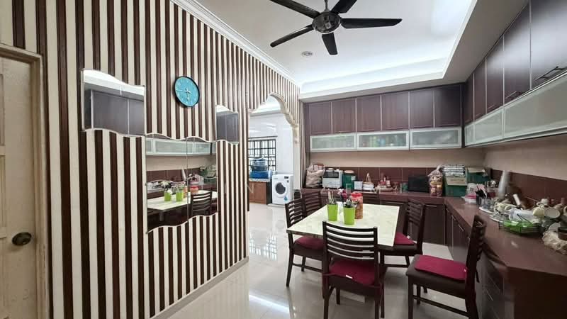 Rumah Berkembar untuk Dijual di Taman Taming Jaya (Balakong) - Fatin Azemi - Kitchen - PropertyGuru.com.my