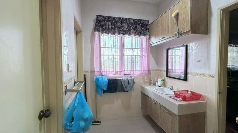 Rumah Berkembar untuk Dijual di Taman Taming Jaya (Balakong) - Fatin Azemi - Bathroom - PropertyGuru.com.my