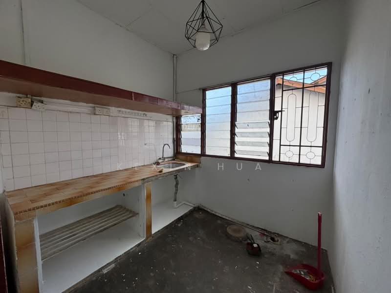 Flat for Sale at Bandar Selesa Jaya - Kexin Hua - PropertyGuru.com.my