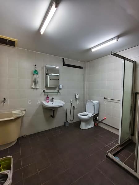 1-storey Terraced House for Sale in Taman Canning (Ipoh) - Qazin Khoo - Bathroom - PropertyGuru.com.my