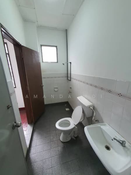 Rumah Teres 2 Tingkat untuk Dijual di Bandar Baru Permas Jaya (Permas Jaya) - Amanda Moi - Bathroom - PropertyGuru.com.my