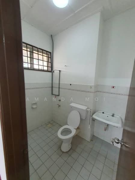 Rumah Teres 2 Tingkat untuk Dijual di Bandar Baru Permas Jaya (Permas Jaya) - Amanda Moi - Bathroom - PropertyGuru.com.my