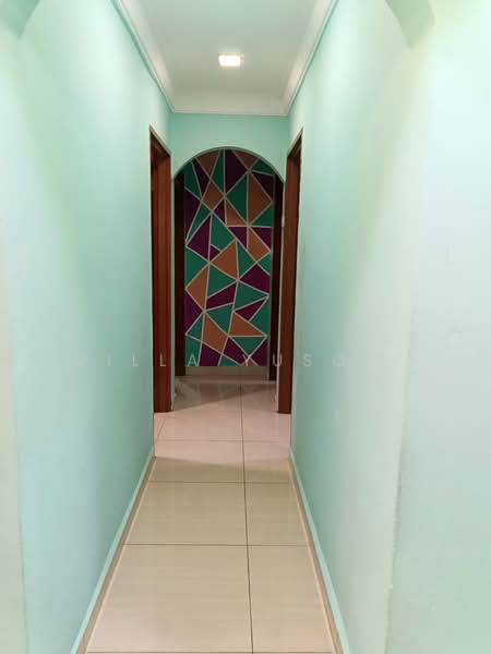 Apartment for Rent at Apartment Taman Topaz - DILLA YUSOFF - Corridor - PropertyGuru.com.my