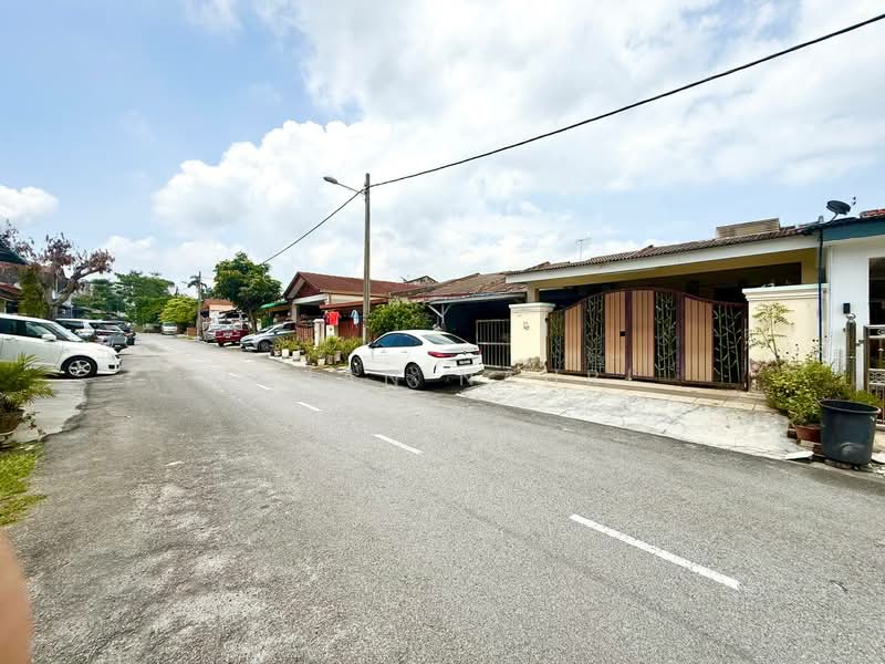 1-storey Terraced House for Sale in Desa Sri Jenaris (Kajang) - Ilman Nahri - Exterior - PropertyGuru.com.my
