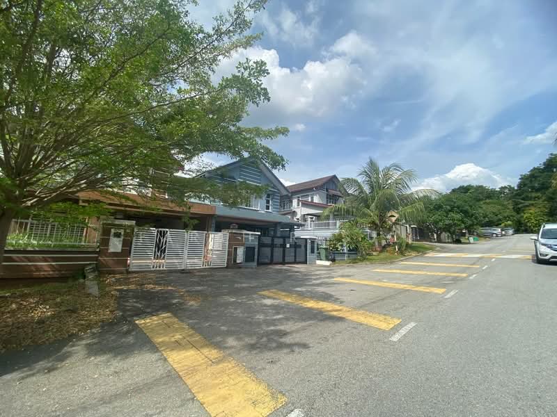 Rumah Berkembar untuk Dijual di Bandar Seri Putra (Bangi) - Farah Rasul - Exterior - PropertyGuru.com.my