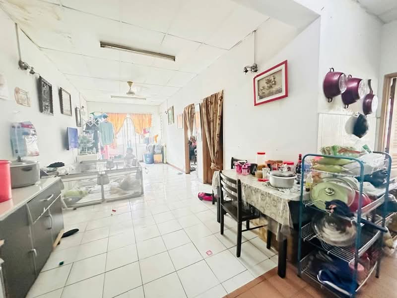 Pangsapuri untuk Dijual di Bandar Bukit Tinggi 1 Apartment - Natasha Shadan - Living Room - PropertyGuru.com.my