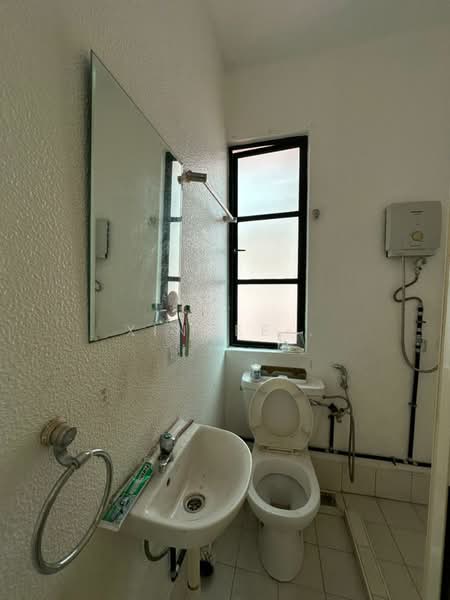 Rumah Bandar untuk Dijual di Tanjung Tokong (Penang) - Xinnee . - Bathroom - PropertyGuru.com.my
