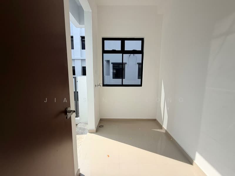 Rumah Teres 2 Tingkat untuk Dijual di Bandar Dato Onn (Tebrau) - Jia Sin Cheong - Entrance - PropertyGuru.com.my