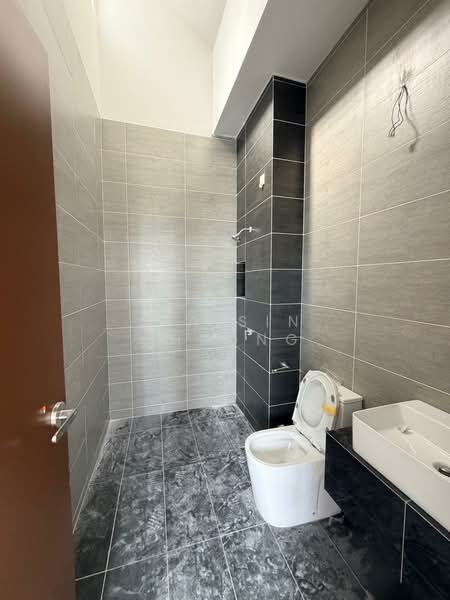 Rumah Teres 2 Tingkat untuk Dijual di Bandar Dato Onn (Tebrau) - Jia Sin Cheong - Bathroom - PropertyGuru.com.my