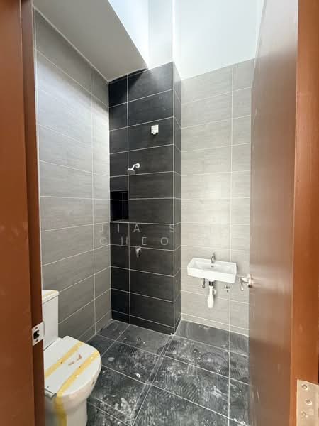 Rumah Teres 2 Tingkat untuk Dijual di Bandar Dato Onn (Tebrau) - Jia Sin Cheong - Bathroom - PropertyGuru.com.my
