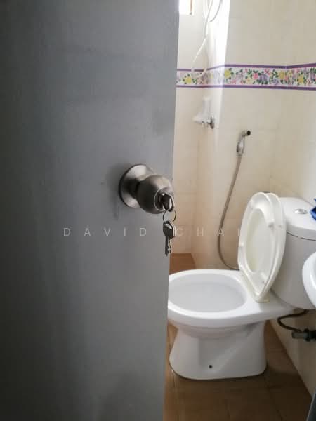 Servis Apartment untuk Dijual di The Academia @ South City Plaza - David Chan - Bathroom - PropertyGuru.com.my