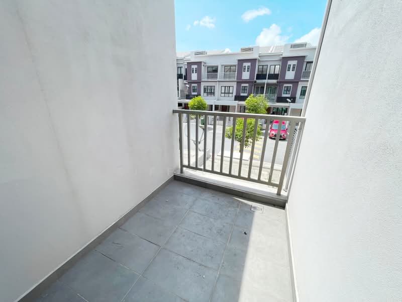 Rumah Bandar untuk Disewa di Kajang (Selangor) - Eiffel Lai - Balcony - PropertyGuru.com.my