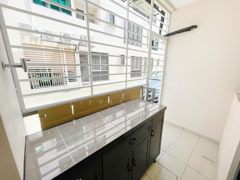 Rumah Bandar untuk Disewa di Kajang (Selangor) - Eiffel Lai - Balcony - PropertyGuru.com.my