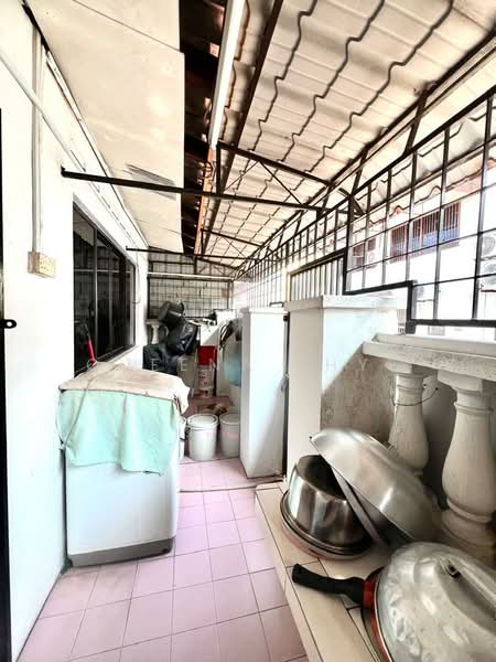 2-storey Terraced House for Sale in Taman Johor Jaya (Johor Bahru) - Queena Thye - Balcony - PropertyGuru.com.my