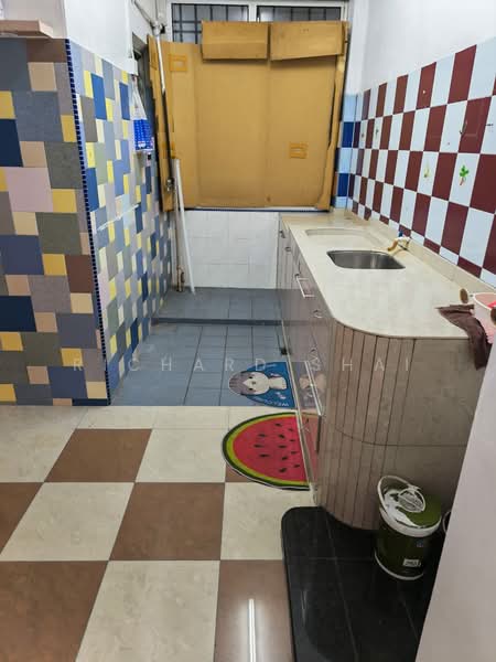 Rumah Flat untuk Disewa di Rumah Pangsa Permas Jaya - Richard Shai - Kitchen - PropertyGuru.com.my