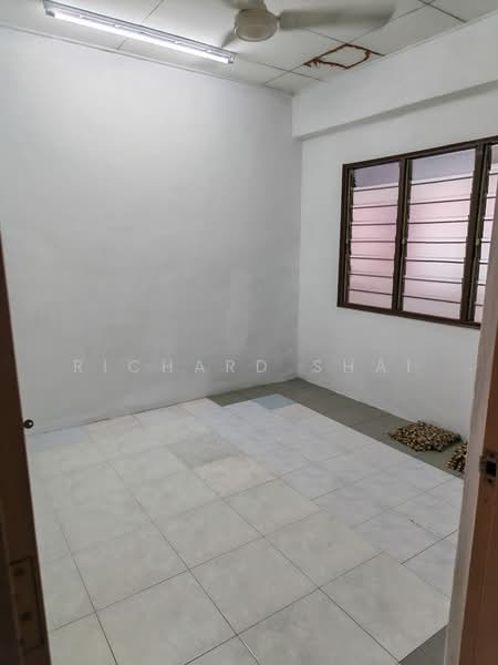 Rumah Flat untuk Disewa di Rumah Pangsa Permas Jaya - Richard Shai - Interior - PropertyGuru.com.my