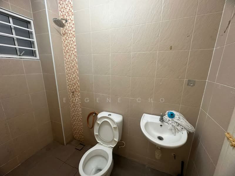 Rumah Flat untuk Disewa di Yadin Impiana - Eugene Cho - Bathroom - PropertyGuru.com.my