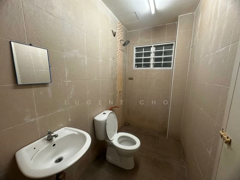 Rumah Flat untuk Disewa di Yadin Impiana - Eugene Cho - Bathroom - PropertyGuru.com.my