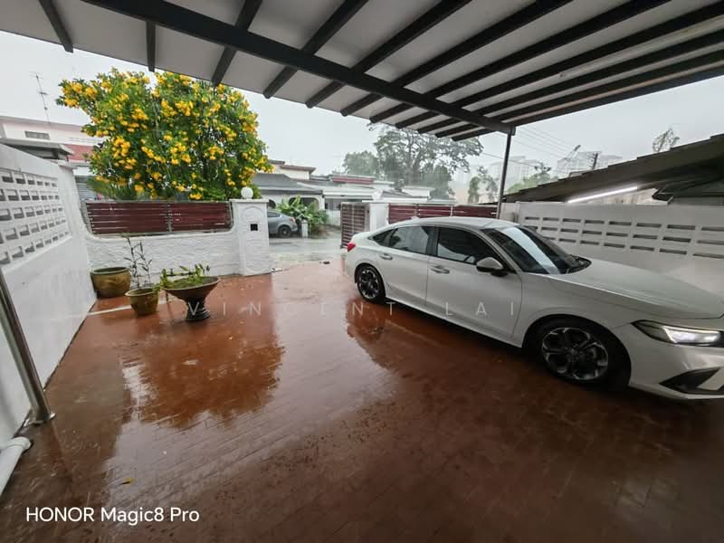 1-storey Terraced House for Rent in Taman Pelangi (Johor Bahru) - Vincent Lai - Exterior - PropertyGuru.com.my