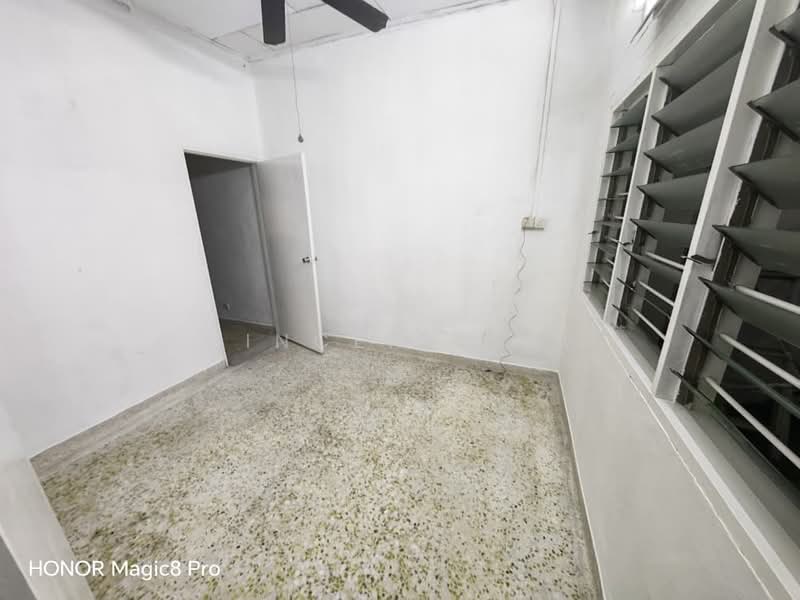 1-storey Terraced House for Rent in Taman Pelangi (Johor Bahru) - Vincent Lai - Interior - PropertyGuru.com.my