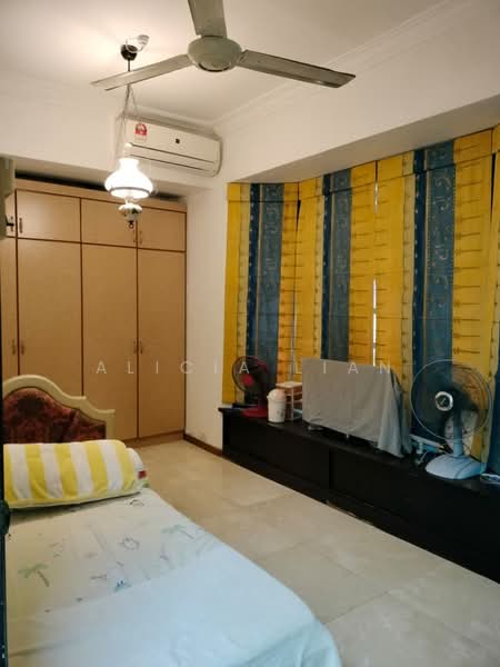 Rumah Berkembar untuk Dijual di Taman Pelangi (Johor Bahru) - Alicia Lian - Bedroom - PropertyGuru.com.my