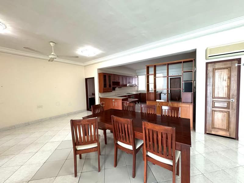 Kondominium untuk Disewa di Gurney Beach Resort - Gan Chun Kai - Dining Room - PropertyGuru.com.my