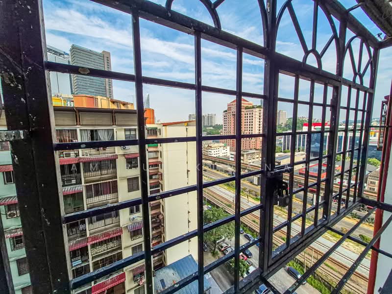Rumah Flat untuk Dijual di Putra Ria - Amirun Kinanah - View - PropertyGuru.com.my