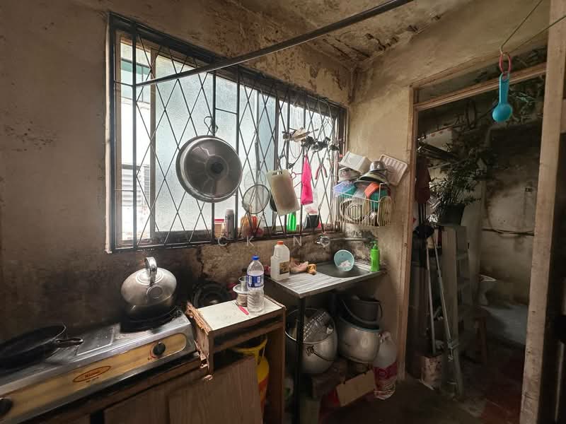 Flat for Sale at Flat Taman Ungku Tun Aminah - CK Ng - Kitchen - PropertyGuru.com.my