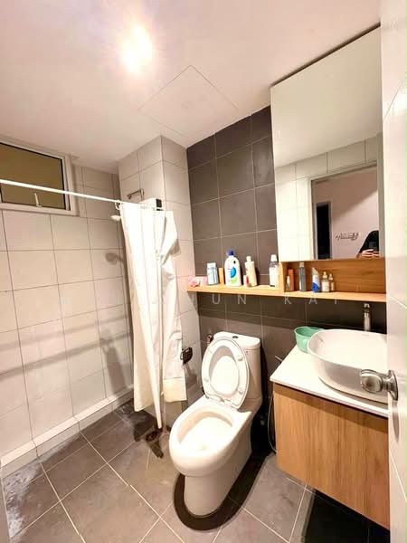 Kondominium untuk Disewa di Fairview Residence - Gan Chun Kai - Bathroom - PropertyGuru.com.my