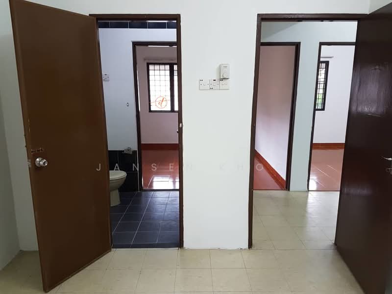 Rumah Berkembar untuk Dijual di SS3 (Petaling Jaya) - Jansen Khoo - Bathroom - PropertyGuru.com.my