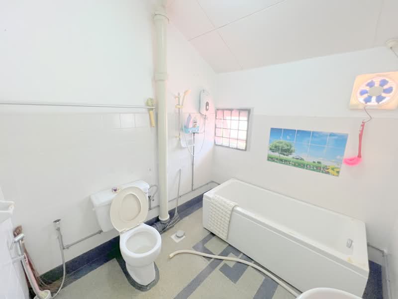 Rumah Teres 2 Tingkat untuk Dijual di Sungai Ara (Penang) - Angie Khoo - Bathroom - PropertyGuru.com.my