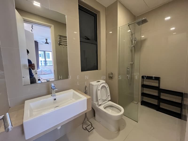 Service Residence for Sale at South View - Yi Chuen @ Steve Ling - Bathroom - PropertyGuru.com.my