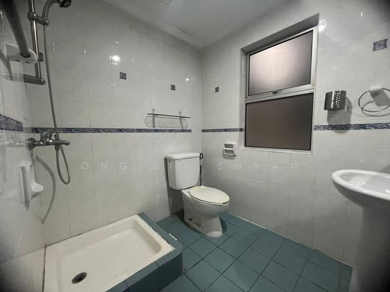 Condominium for Sale at Indah Samudra Condominium - Ong Lih Shyan - Bathroom - PropertyGuru.com.my