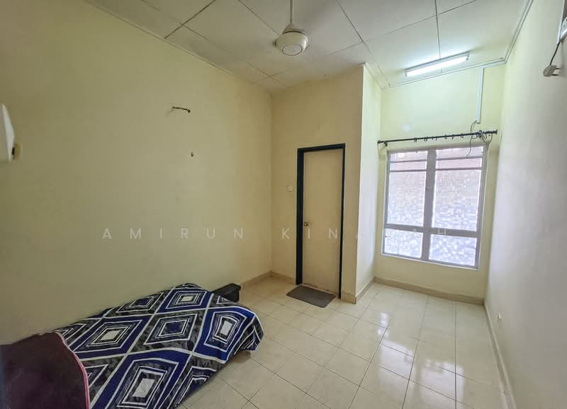 1-storey Terraced House for Sale in Bandar Bukit Raja (Klang) - Amirun Kinanah - Bedroom - PropertyGuru.com.my
